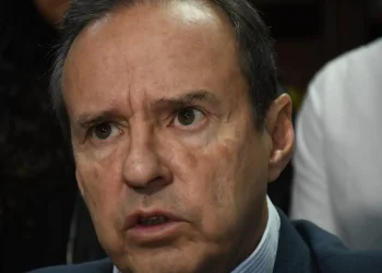 Quiroga advierte: ‘La Paz está bajo amenaza de exterminio’