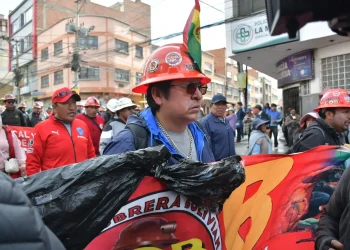 COB cuestiona el rol de Cerimedo en el Gobierno: ¿Gobierna Paz o el asesor argentino?”