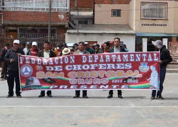 Choferes de la Federación 'San Cristóbal' de Oruro. FOTO: RRSS
