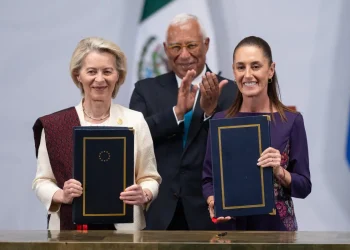 La presidenta de México, Claudia Sheinbaum (derecha), y la presidenta de la Comisión Europea, Ursula von der Leyen/AFP