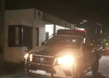Contingente policial cruceño parte a reforzar tareas en otras regiones