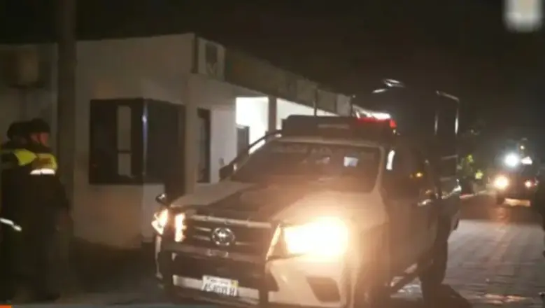 Contingente policial cruceño parte a reforzar tareas en otras regiones