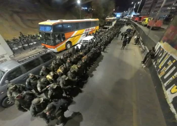 Policía y FFAA despliegan operativo para habilitar corredor humanitario