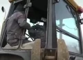 Bloqueadores atacan con piedras a maquinaria que despejaba la ruta La Paz-Oruro