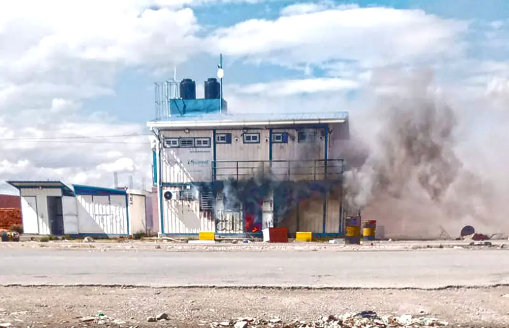 Las instalaciones de la Aduana fueron incendiadas/Aduana