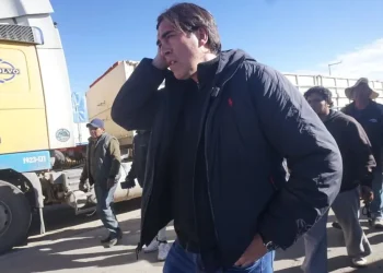 Emboscada una caravana oficial, autoridades pierden contacto con Zamora