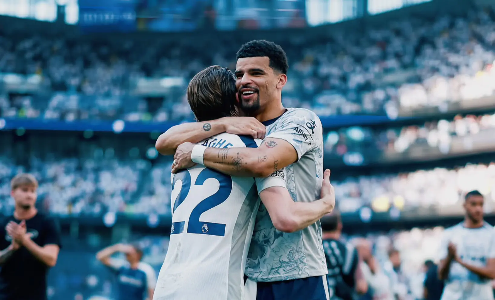 Tottenham se mantiene en la Premier, West Ham desciende