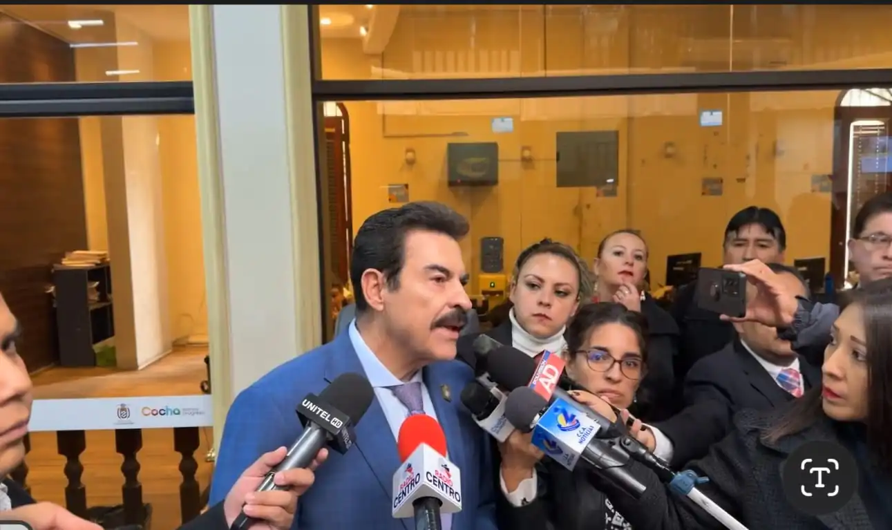 Manfred Reyes Villa habló de la crisis social/Manfred Reyes Villa