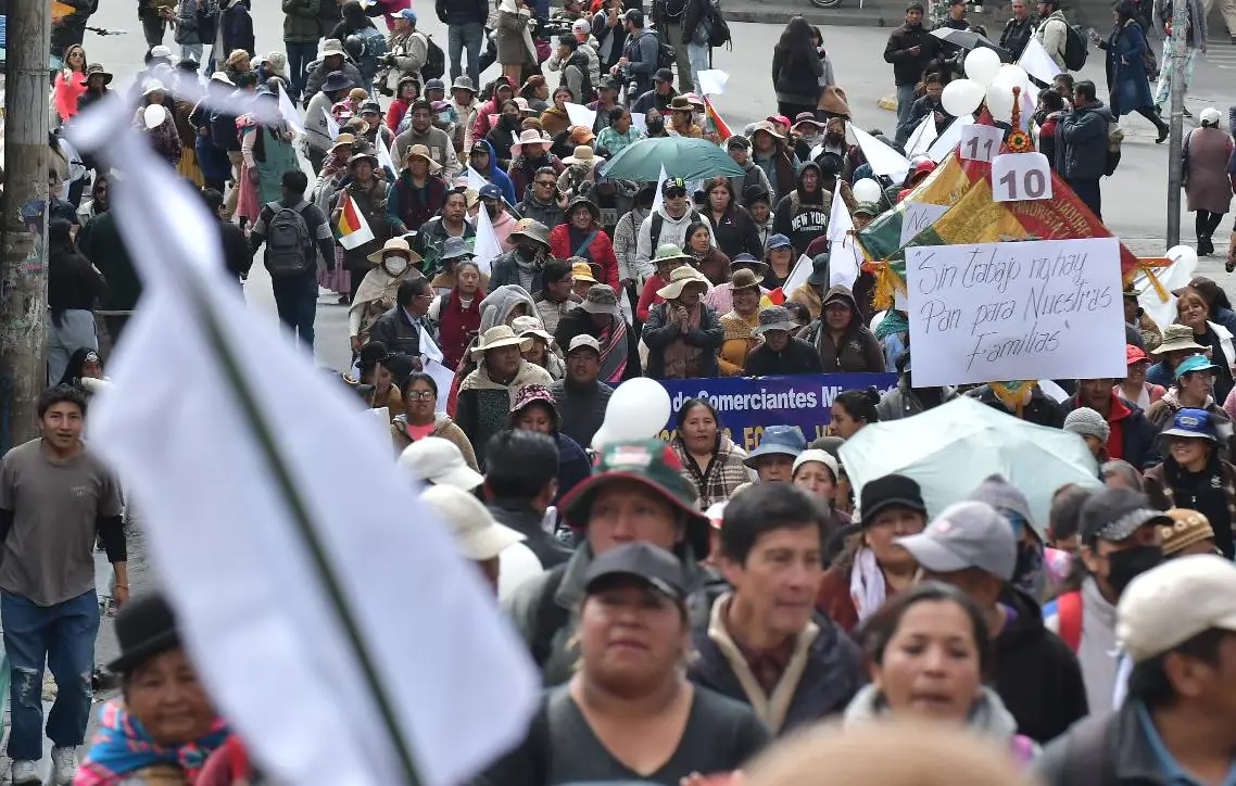 Transportistas y gremiales exigen soluciones al Gobierno tras 26 días de conflictos