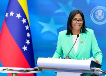 Delcy Rodríguez formó una comisión/AFP
