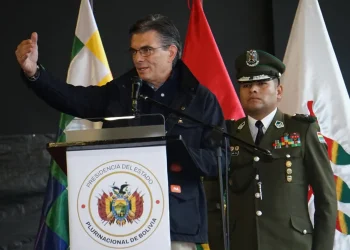 Presidente fustiga el racismo y regionalismo; denuncia desinformación en plena crisis social