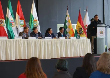 Sin sectores movilizados que exigen su renuncia, Paz da inicio al Consejo Económico y Social