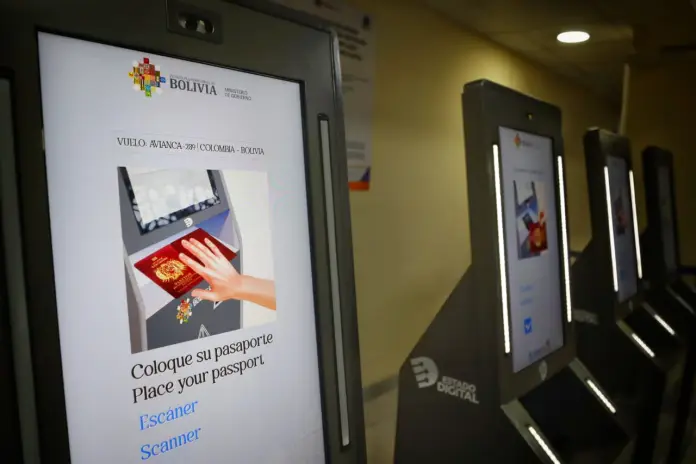 La Contraloría y Migración activaron el control migratorio digital evitará salida de exautoridades. FOTO: RRSS