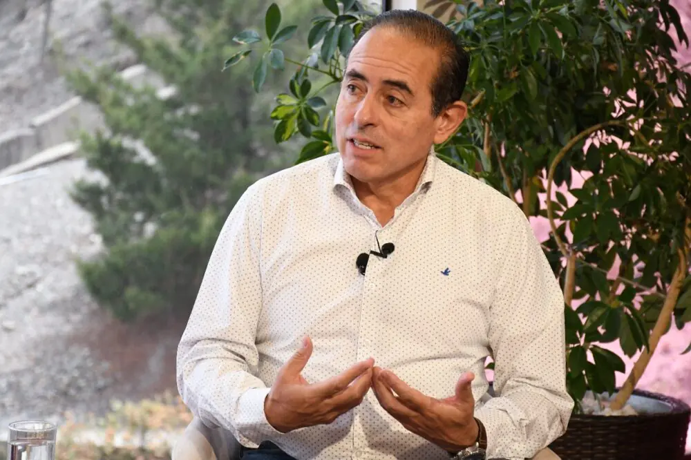 César Dockweiler, alcalde de La Paz, durante una entrevista sobre la crisis y el diálogo.