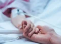 Comité científico indaga si muerte de niña fue por sarampión