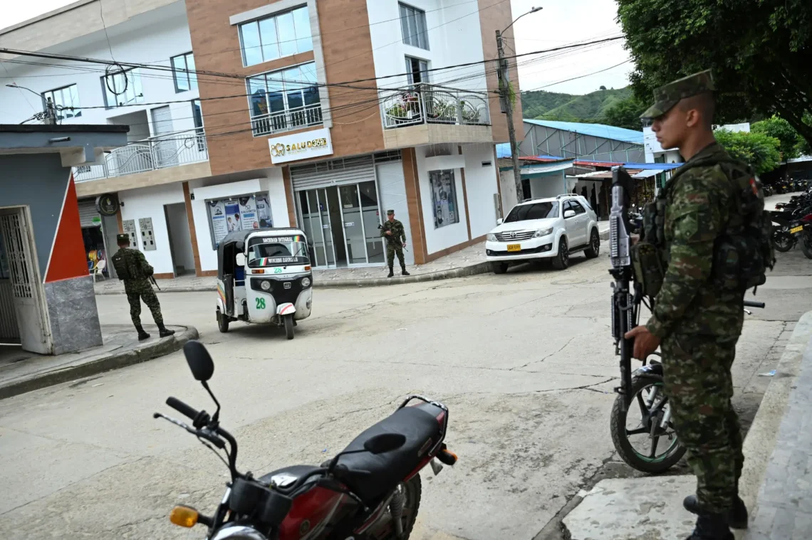 Un enfrentamiento entre guerrillas deja 48 muertos en Colombia
