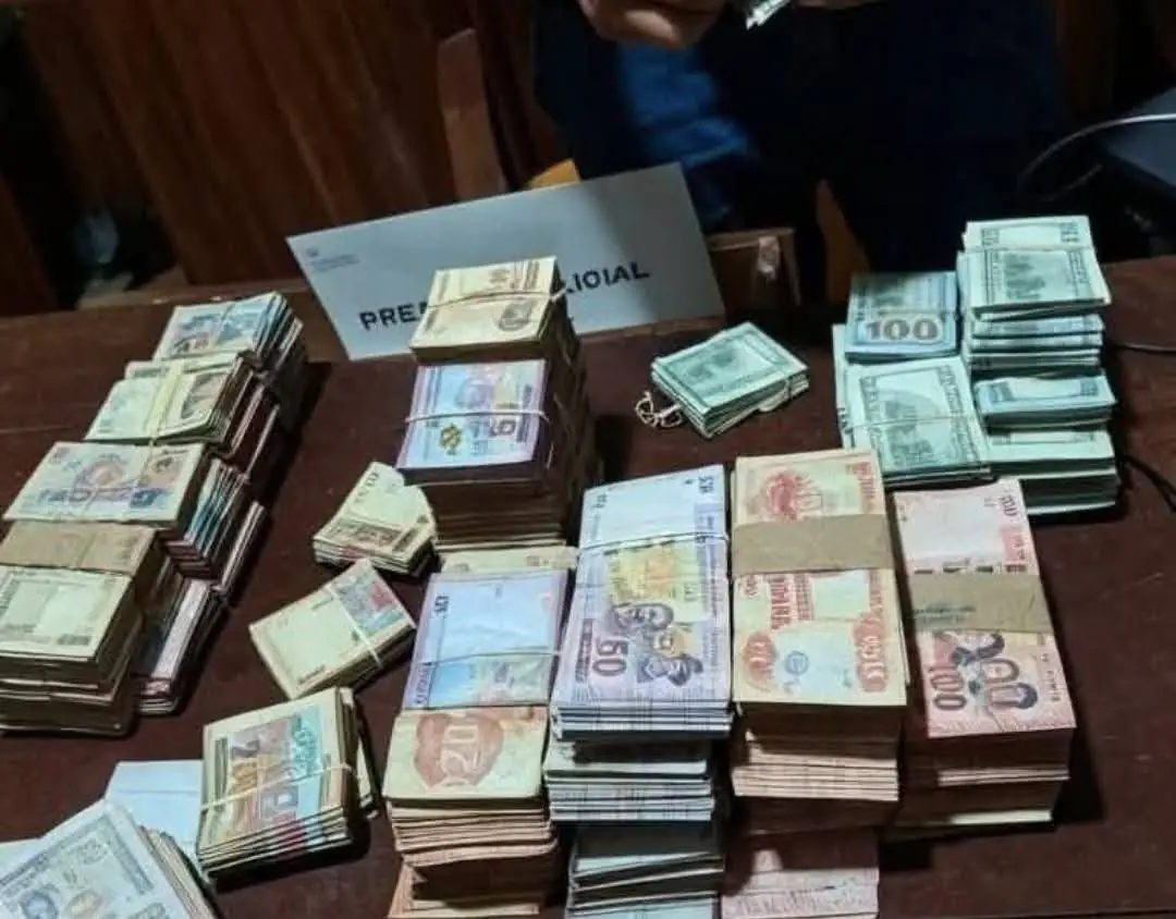 El dinero hallado en poder un policía/RRSS