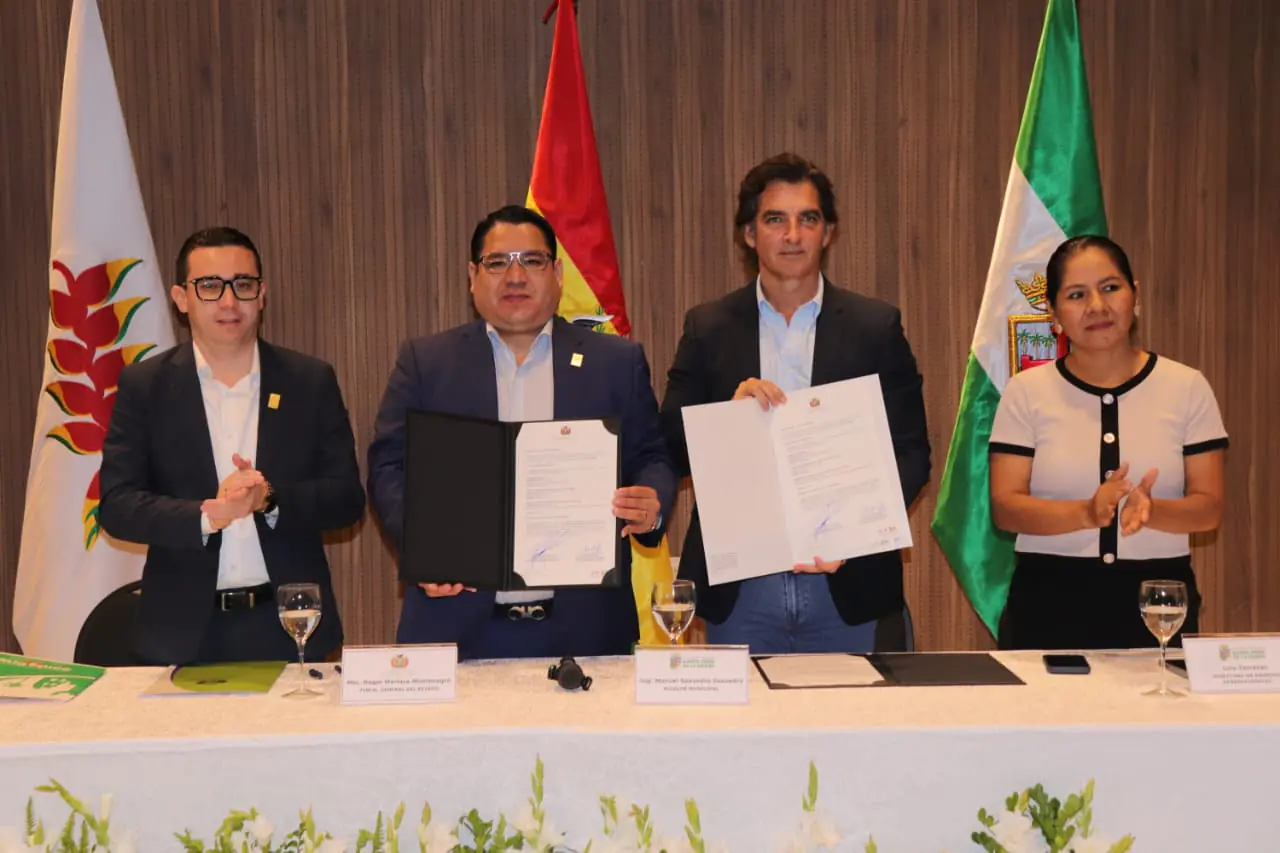 La firma del convenio/Fiscalía General