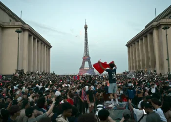 Un PSG de leyenda regresa a París y festeja la Champions